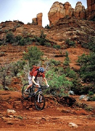 In mountain bike nel deserto dell'Arizona